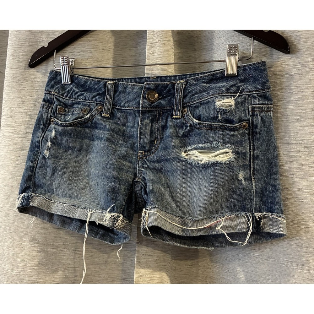 American Eagle Distressed Denim Shortie‎ Shorts Sz 00 Cuffed Stretch Festival - Picture 2 of 5